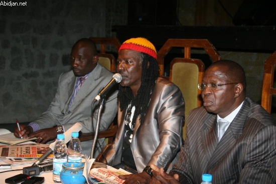 Alpha Blondy concernant la sortie de crise : 